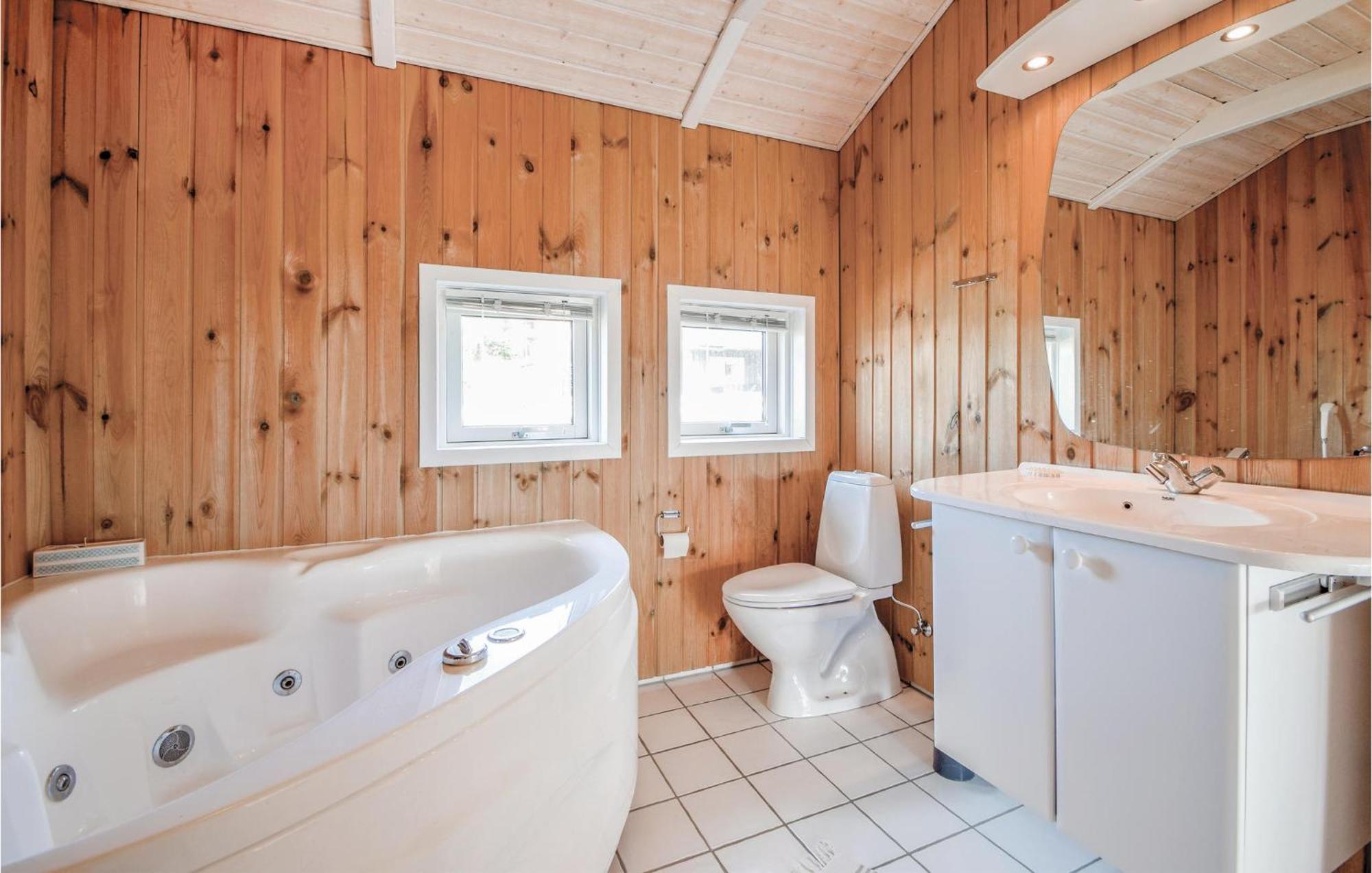 Amazing Home In Bjert With Wifi Binderup Strand Exteriér fotografie